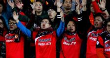 开云官网-比赛现场气氛火爆，球迷疯狂呐喊