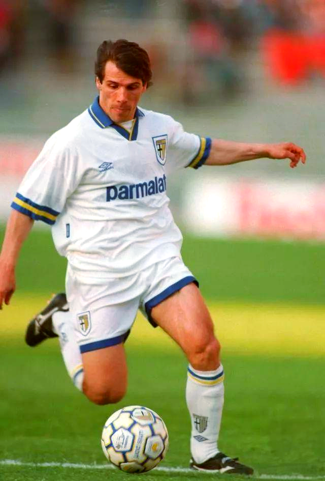 帕尔马阵容强劲，有望冲击赛季前三