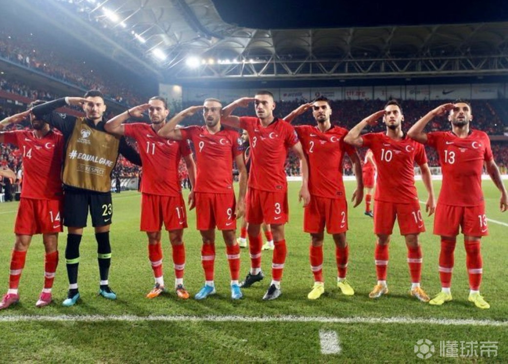 主教练战术布局成功，球员集体发挥