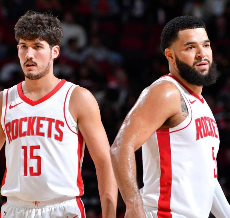 火箭战胜太阳，卡佩拉内线制霸的简单介绍