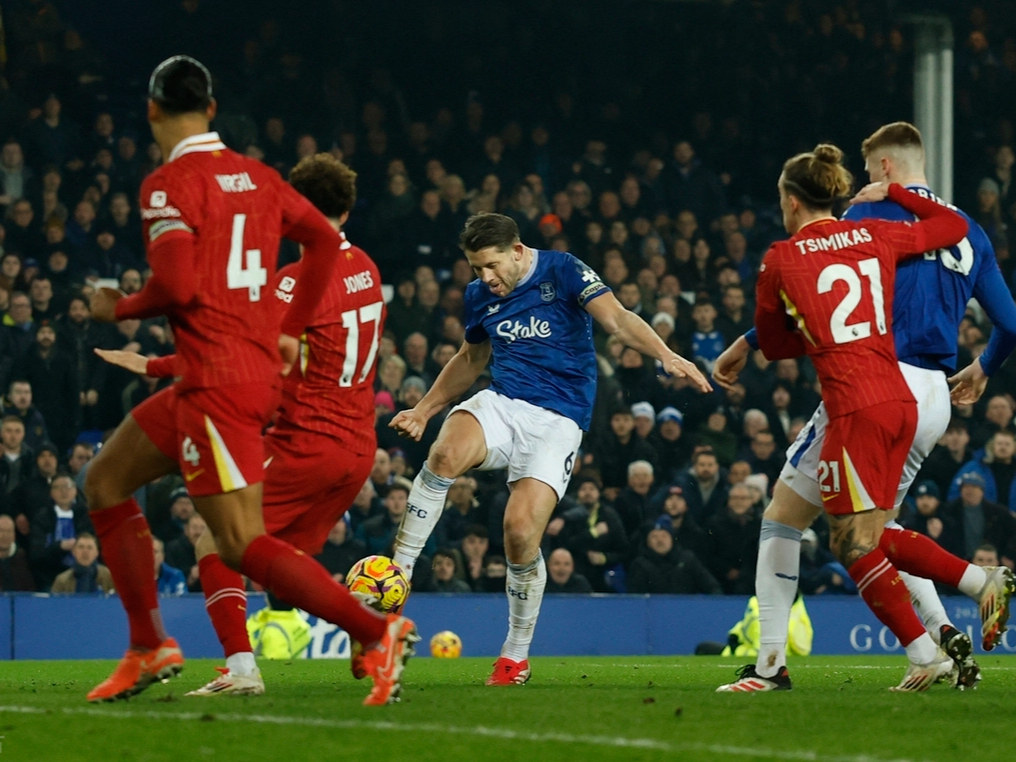 尤文轻取利物浦，莱万带队取胜