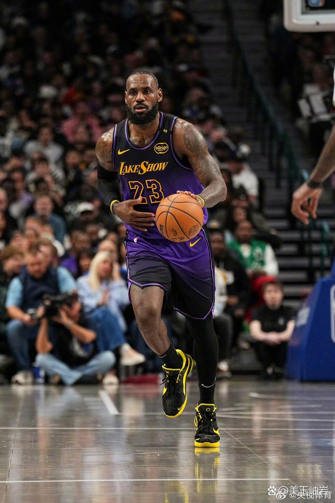 独行侠翻盘尼克斯,詹姆斯状态火热 独行侠翻盘尼克斯,詹姆斯状态火热