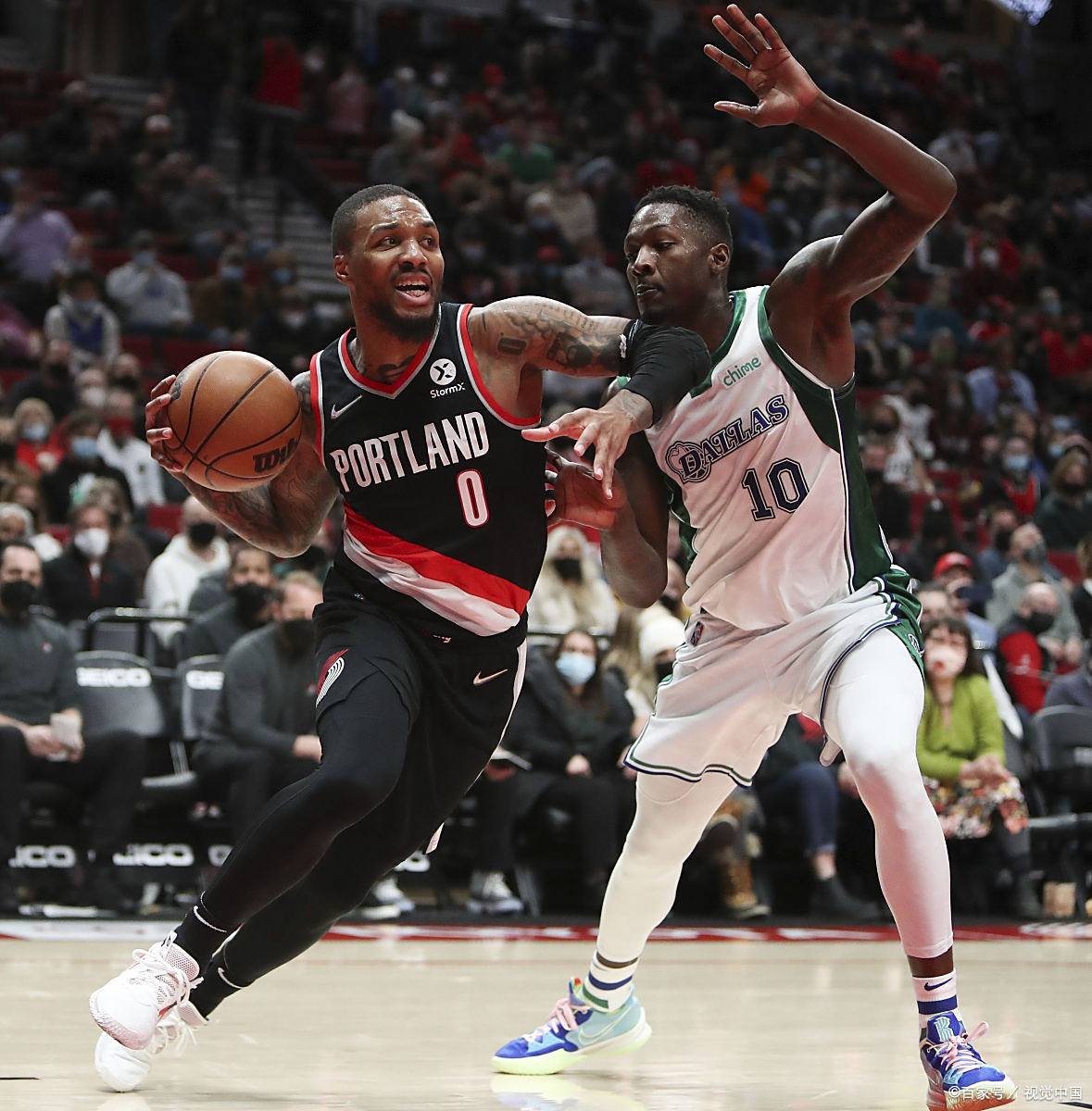 独行侠翻盘尼克斯,詹姆斯状态火热 独行侠翻盘尼克斯,詹姆斯状态火热