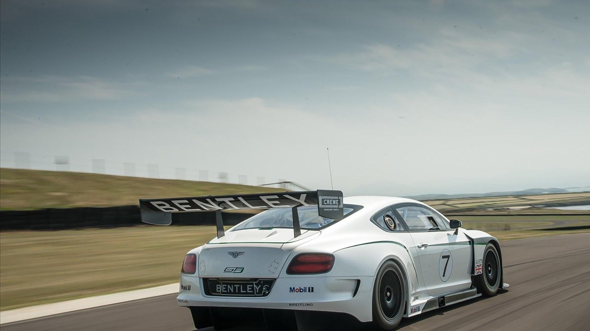 铁闸霍勒迪斩杀王座,上海队以窒息防守强行终结不败国王