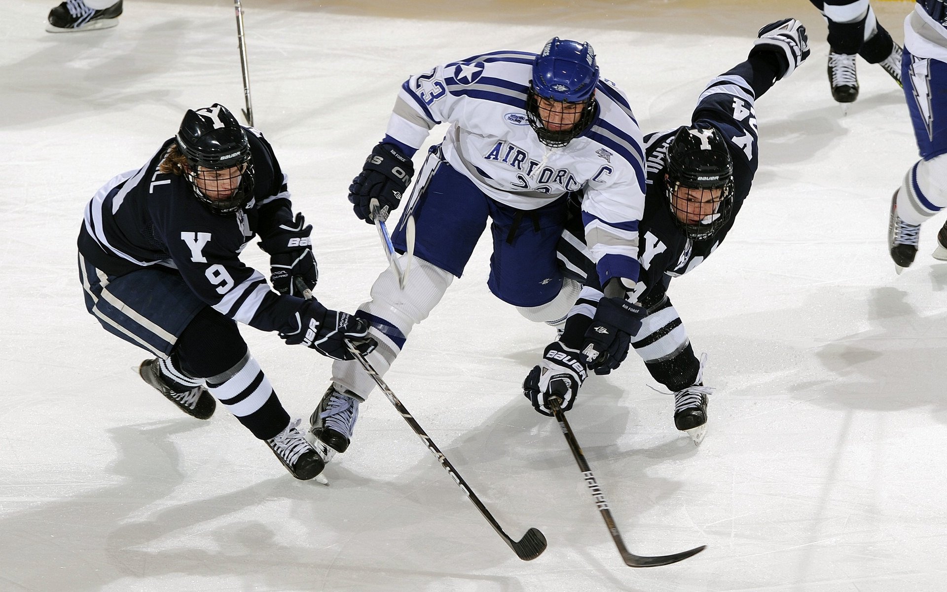 钢骨城墙对决牛仔洪流，拉梅洛暴雨三分击穿封锁线