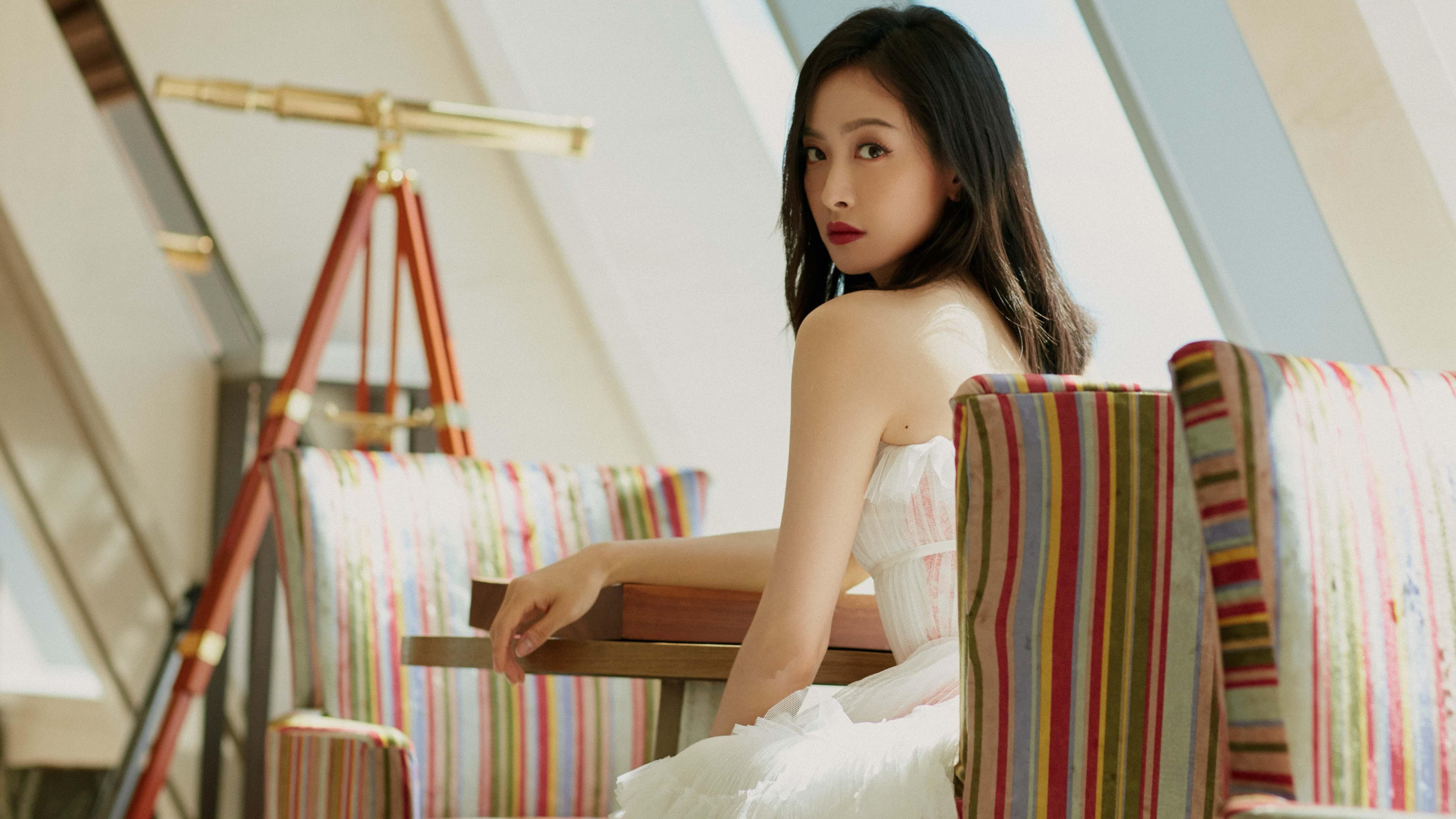 广东队强压勇士，切特化身关键先生！跨洋热身赛引发篮球思维碰撞