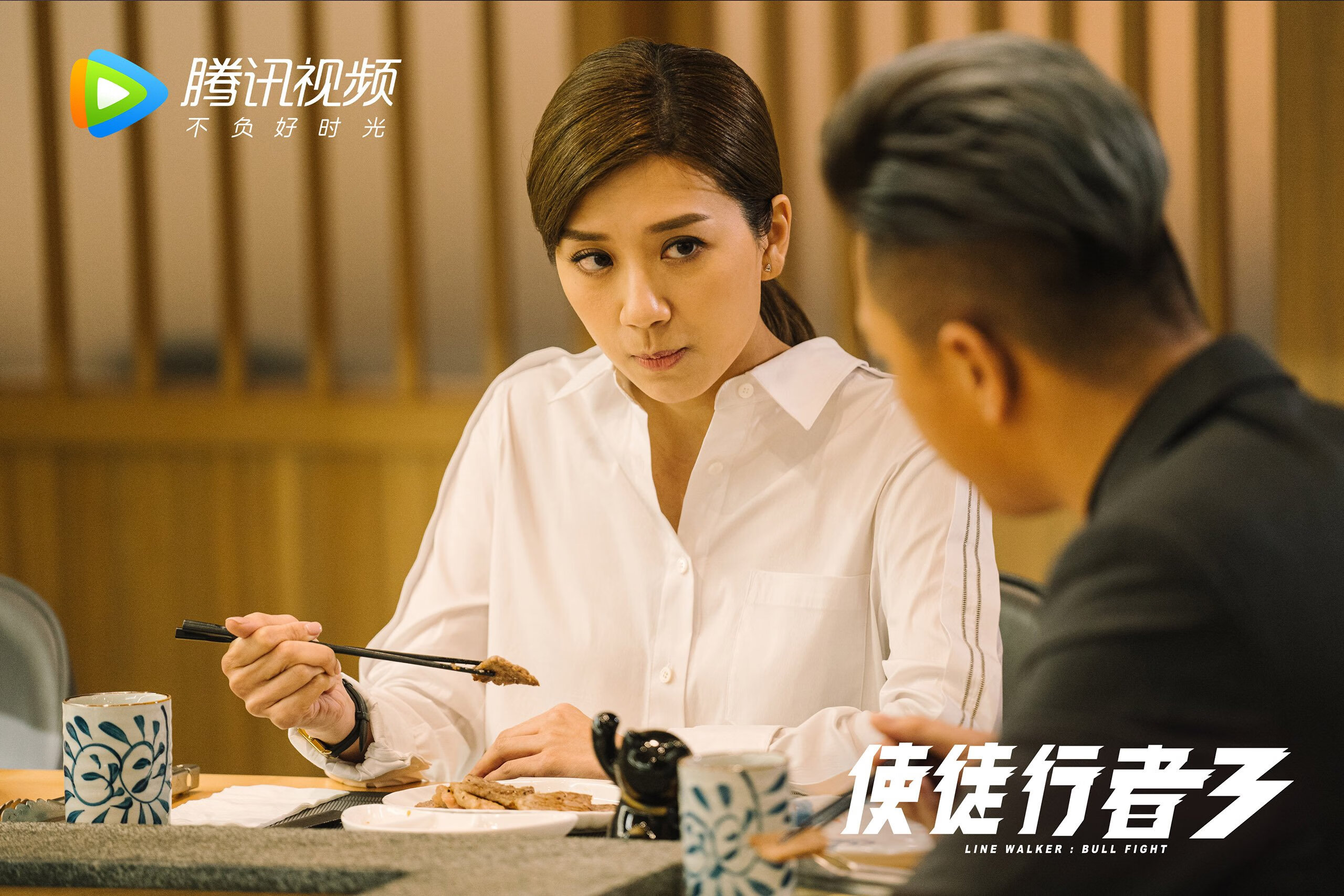 铁闸与尖刀,德里赫特统治攻防两端,巴萨客场险胜卡塔尔豪门